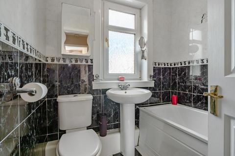 35 Monteith Drive, Clarkston, Glasgow, G76 8NT