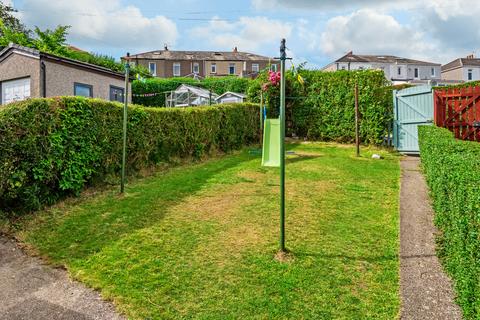 35 Monteith Drive, Clarkston, Glasgow, G76 8NT