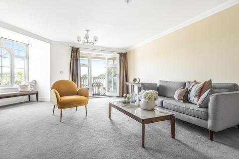 3 bedroom flat for sale, Bridge Road, East Molesey, KT8