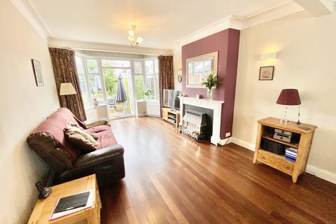 4 Woodland Close, London, NW9 8XP