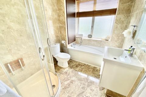 4 Woodland Close, London, NW9 8XP