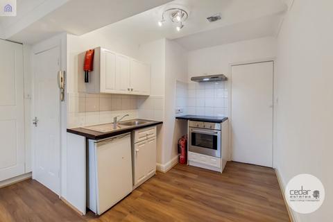 Studio to rent, Woodfield Road, Maida Vale W9