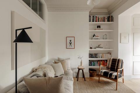 Flat 2, 14 Clapton Terrace, London, E5 9BW