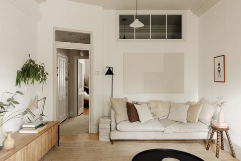 Flat 2, 14 Clapton Terrace, London, E5 9BW