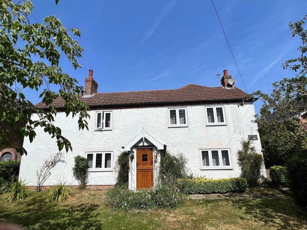 125 Keddington Road Louth LN11 0BL 3 bed detached house £365,000