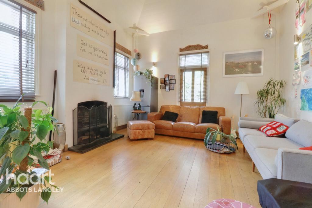 East Lane, Abbots Langley 3 bed detached bungalow for sale £1,200,000