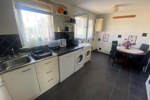 31 Thornton Close, Horley, RH6 8RJ