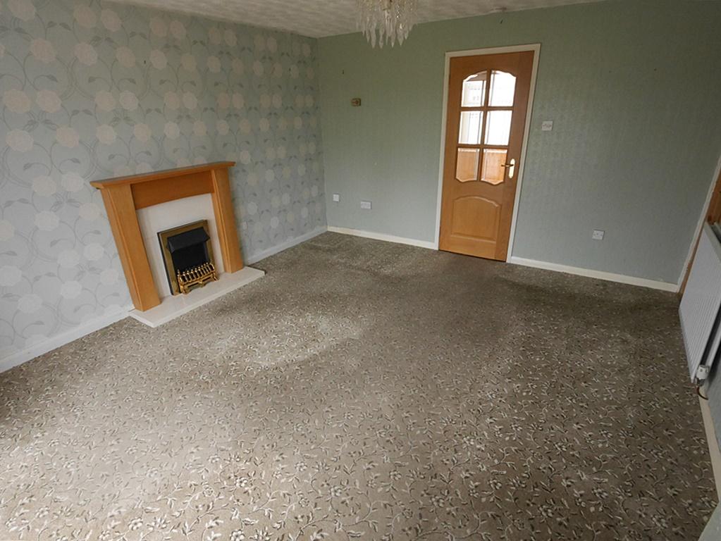 29 Road, Heathhall, Dumfries, DG1 3RU 2 bed semidetached house