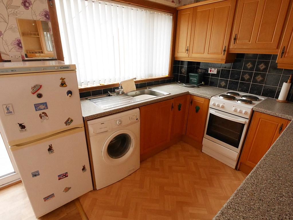 29 Barnett Road, Heathhall, Dumfries, DG1 3 RU - Br
