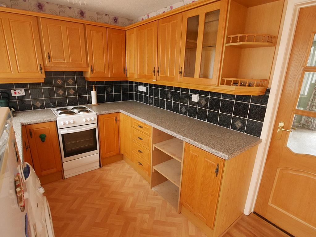 29 Barnett Road, Heathhall, Dumfries, DG1 3 RU - Br