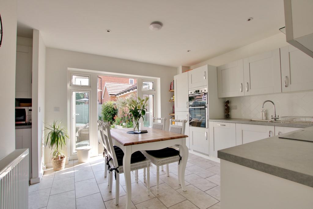 NORMANDY ROAD, FAREHAM 3 bed semidetached house £375,000