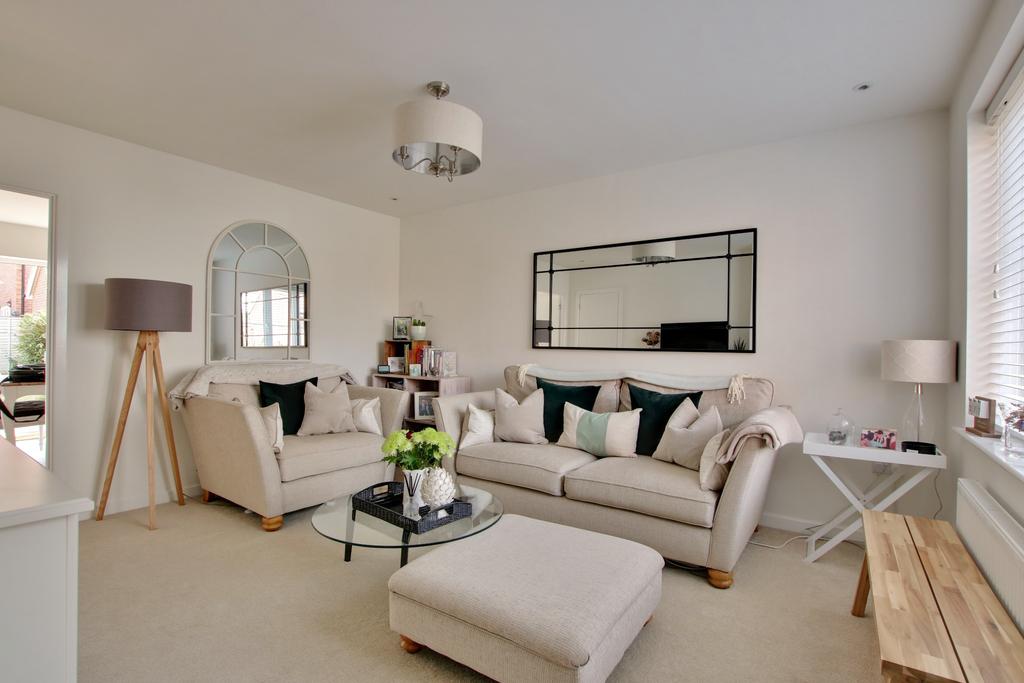 NORMANDY ROAD, FAREHAM 3 bed semidetached house £375,000