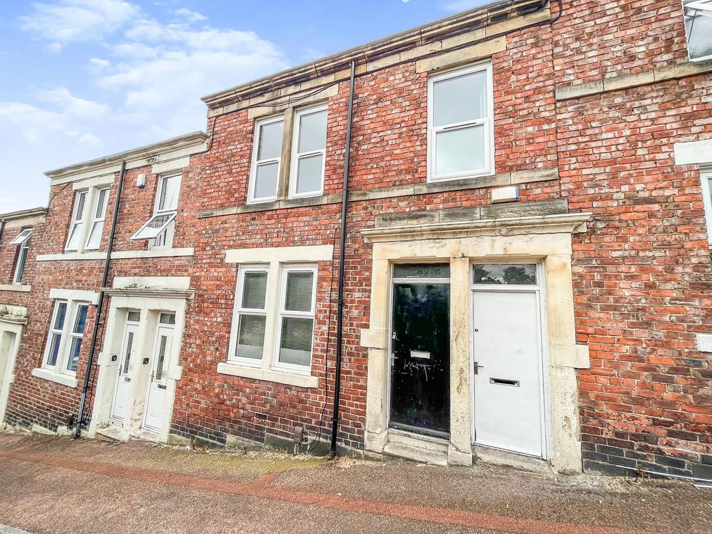 Moore Street, Felling, Gateshead... 3 bed flat £675 pcm (£156 pw)