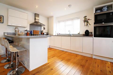 39 Bowford Avenue, Bexleyheath, DA7 4ST
