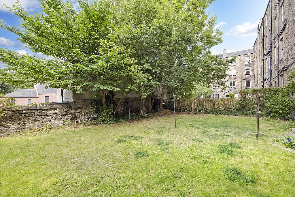 Shared Rear Garden
