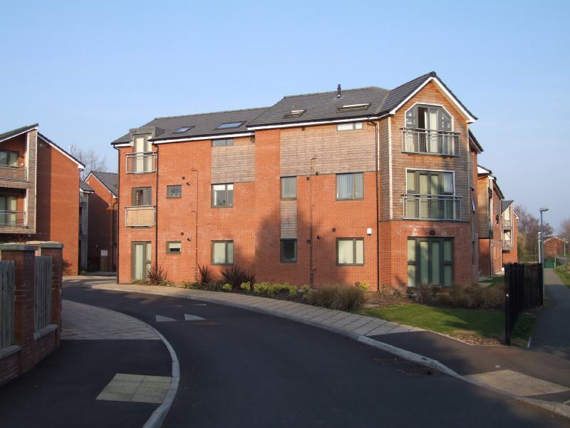 Bentley Place, Wrexham, LL13 2 bed flat £625 pcm (£144 pw)