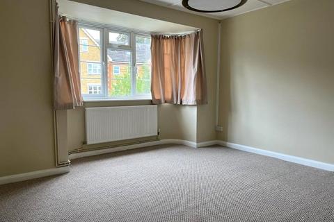 2 bedroom apartment to rent, Birdhurst Road, South Croydon, CR2