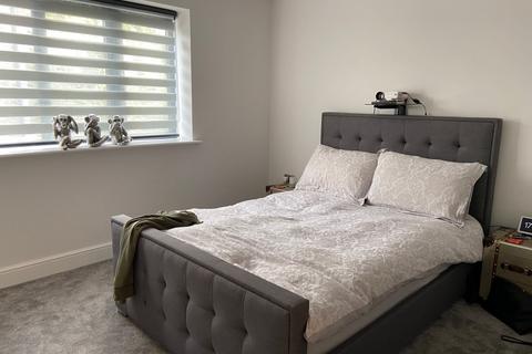 2 bedroom flat to rent - 302 Noak Hill Road, Basildon