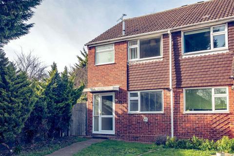 2 bedroom end of terrace house to rent, Walmer Gardens, Sittingbourne, Kent, ME10