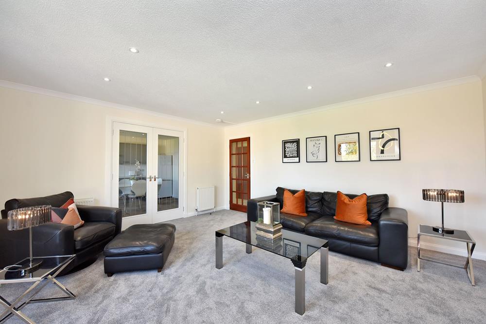 Hilton Heights, Hilton, Aberdeen, AB24 3 bed flat £1,275 pcm (£294 pw)