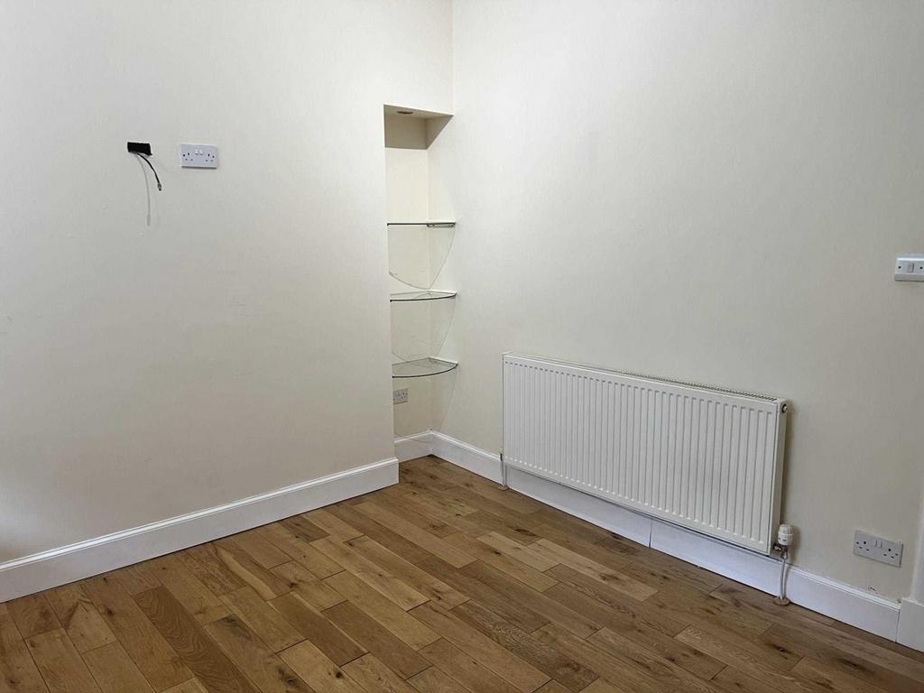Bolton Drive, Glasgow 1 bed flat for sale £95,000