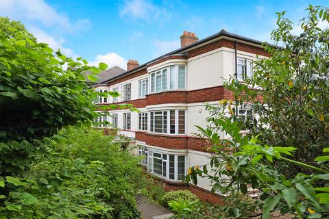 3 Manor Vale, Brentford, TW8 9JP
