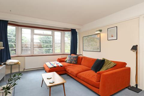 3 Manor Vale, Brentford, TW8 9JP