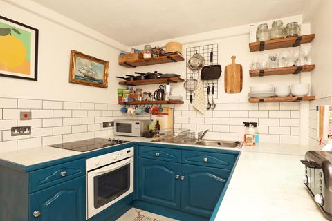 3 Manor Vale, Brentford, TW8 9JP