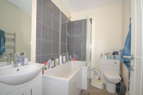 2 bedroom flat to rent, 19 High Street, Sittingbourne