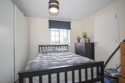 2 bedroom flat to rent, 19 High Street, Sittingbourne