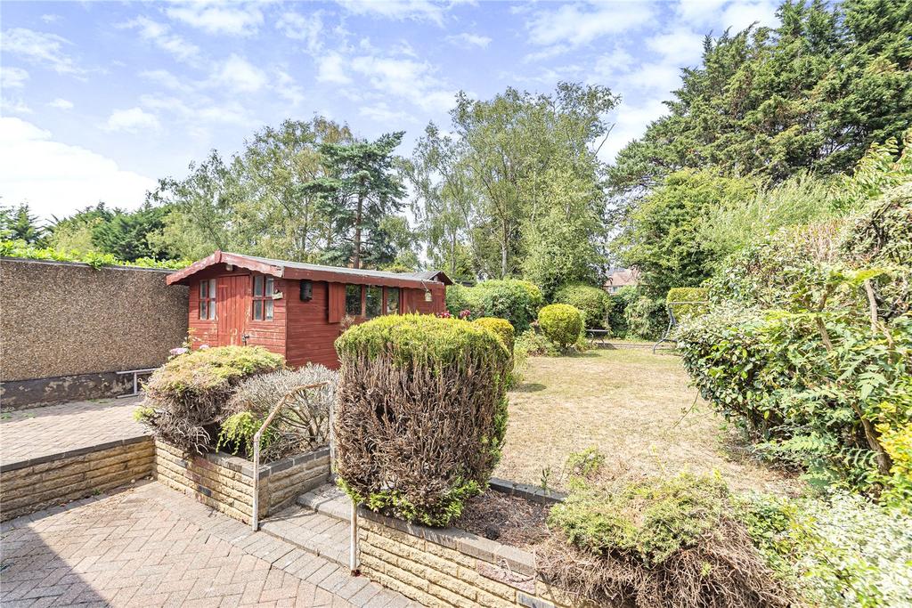 Sheringham Avenue, Oakwood, London, N14 3 bed semidetached house £