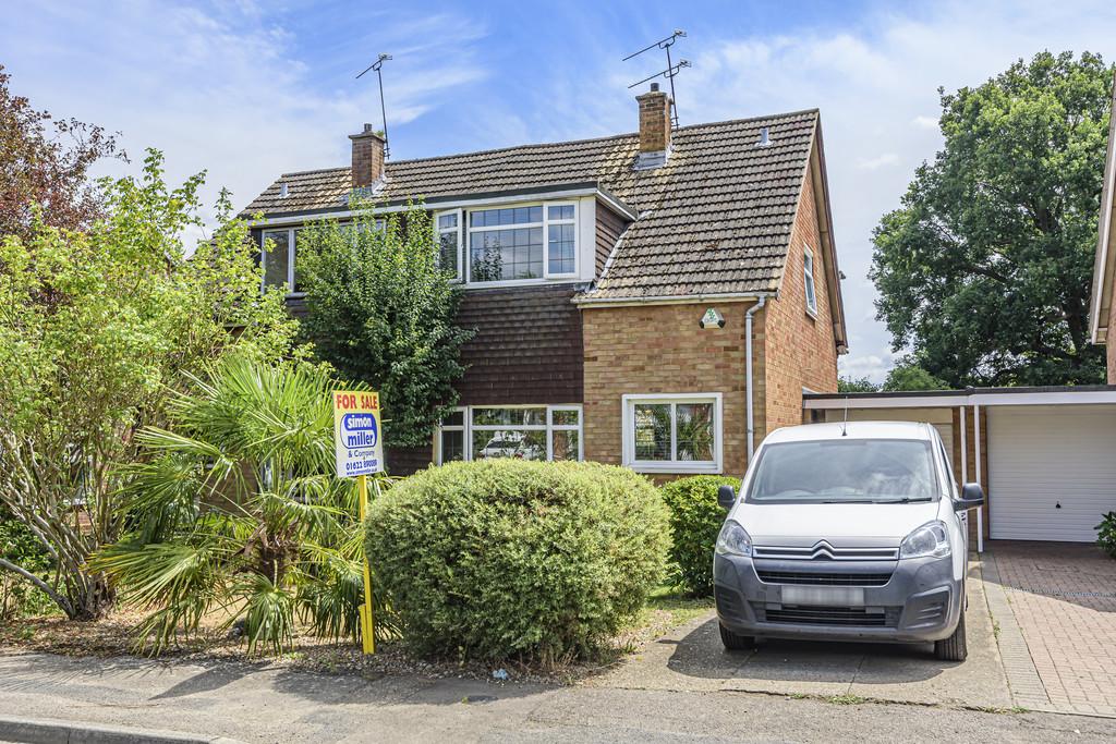Bankfields, Headcorn 3 bed semidetached house £350,000