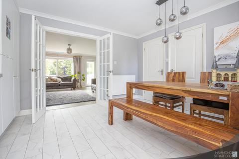 39 Central Crescent, Hethersett, Norwich, NR9 3EP
