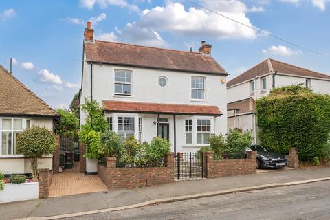 36 Wallace Crescent, Carshalton, SM5 3SX