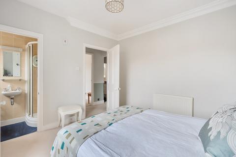 36 Wallace Crescent, Carshalton, SM5 3SX