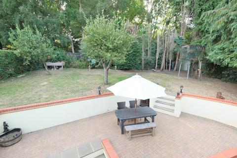 102 Beddington Road, Orpington, BR5 2TE