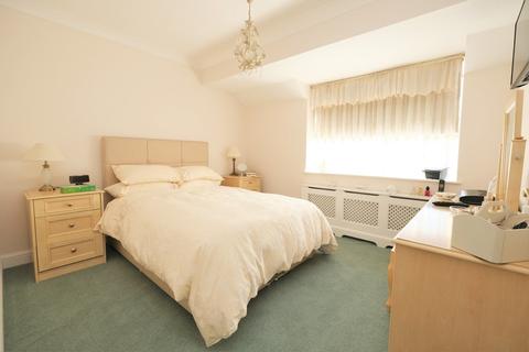 3 Raleigh Mews, Orpington, BR6 6NR