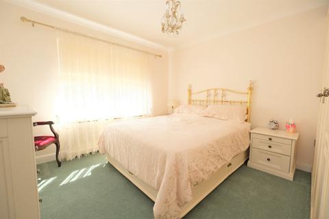 3 Raleigh Mews, Orpington, BR6 6NR