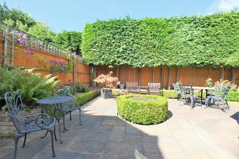 3 Raleigh Mews, Orpington, BR6 6NR