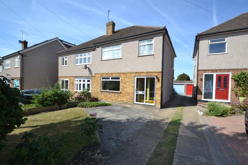 Chipperfield Close, Upminster 3 bed semidetached house for sale £475,000