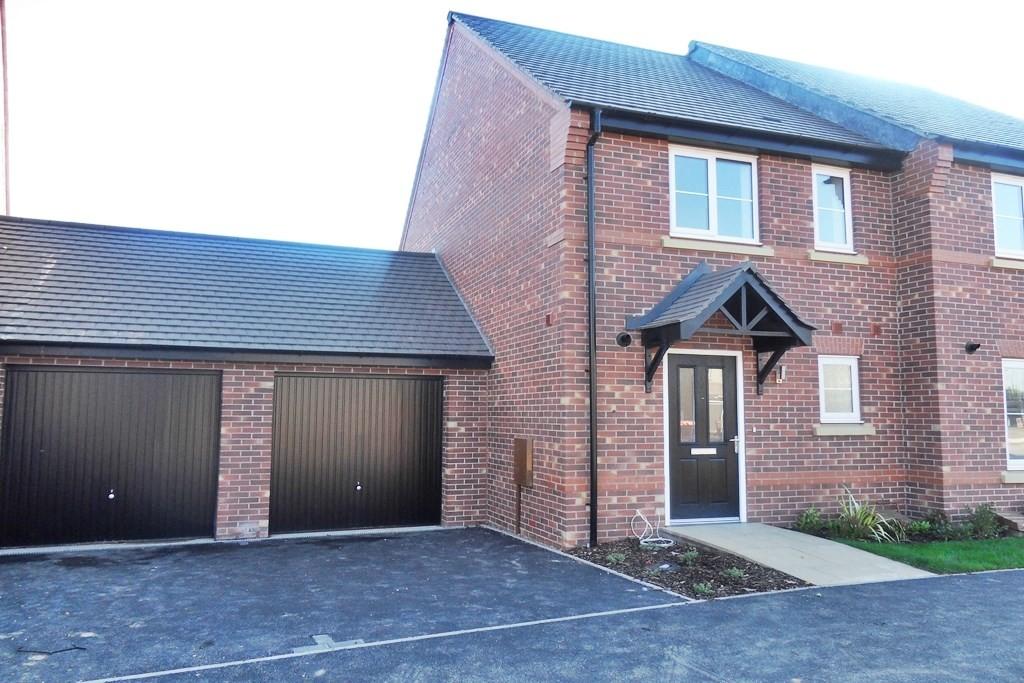 Tutbury Ave, HighfieldsLittleover 2 bed semidetached house £800 pcm