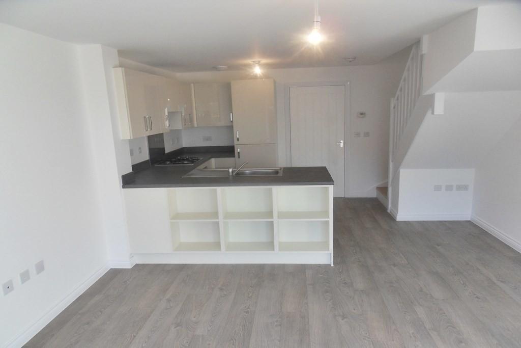 Tutbury Ave, HighfieldsLittleover 2 bed semidetached house £800 pcm