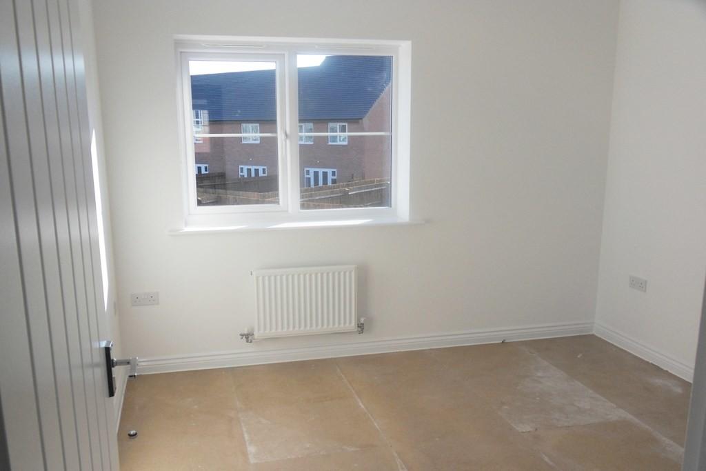 Tutbury Ave, HighfieldsLittleover 2 bed semidetached house £800 pcm
