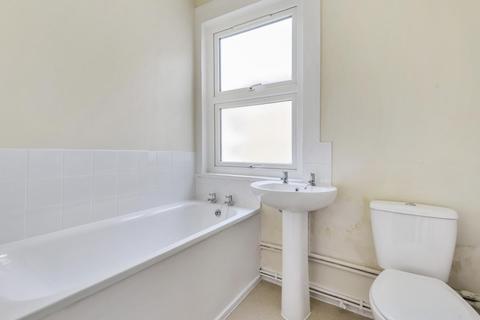 Flat 2, 24 Steerforth Street, London, SW18 4HH