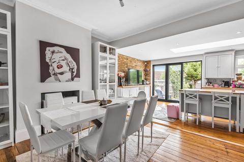 67 Woodgrange Avenue, London, N12 0PT