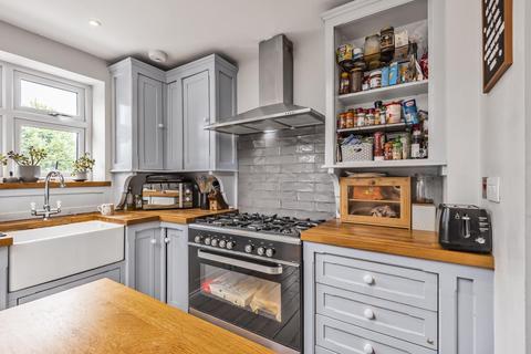 67 Woodgrange Avenue, London, N12 0PT