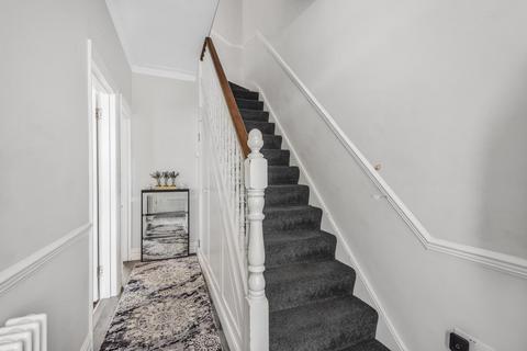 67 Woodgrange Avenue, London, N12 0PT