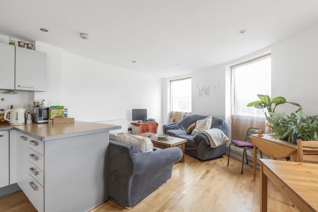 Gordon Road, Nunhead 3 bed flat - £625,000