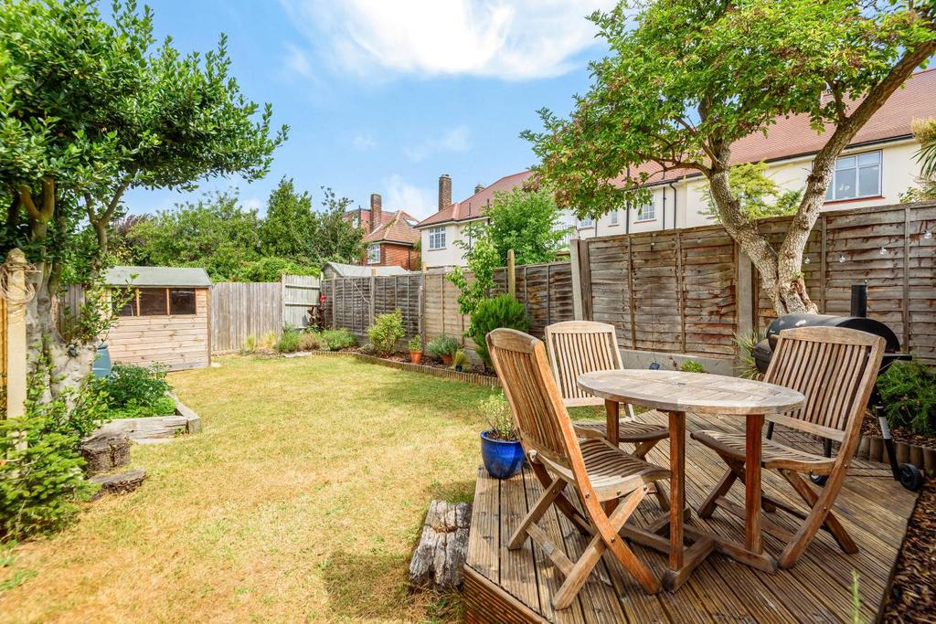 Godley Road, Earlsfield 2 bed for sale £570,000