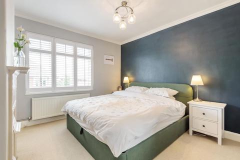 27 Godley Road, London, SW18 3HB